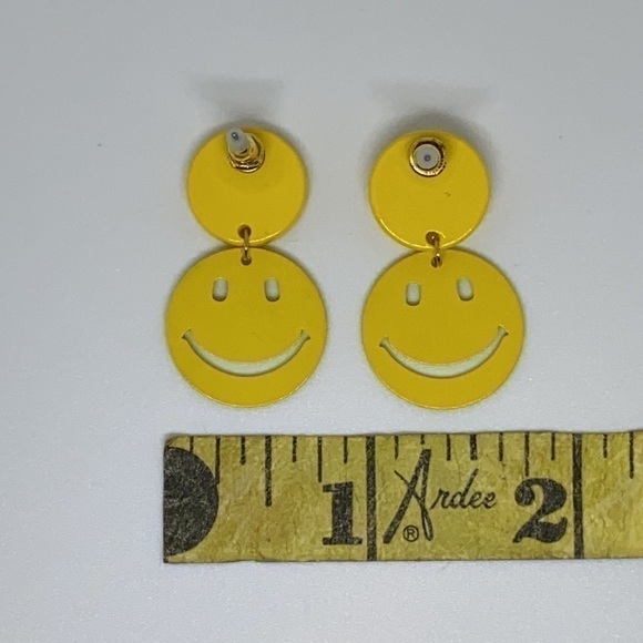 HAPPY FACE EARRINGS ✨✨✨ - Picture 2 of 2